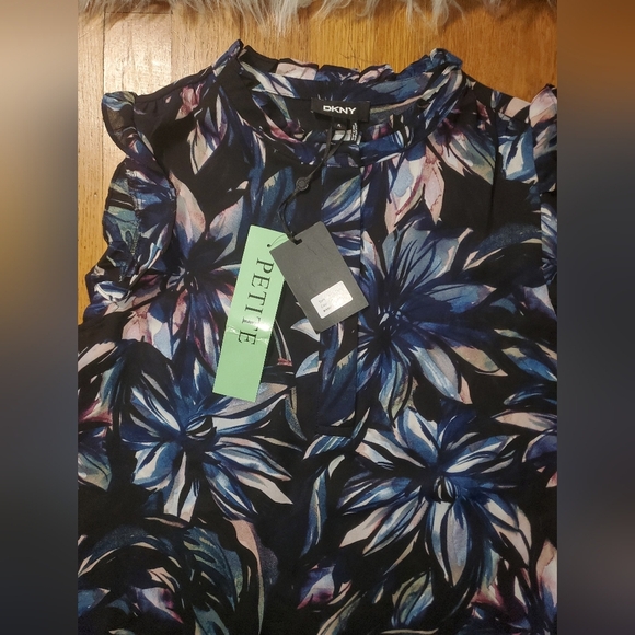 DKNY Floral Ruffled Sleeveless Top - Picture 7 of 10